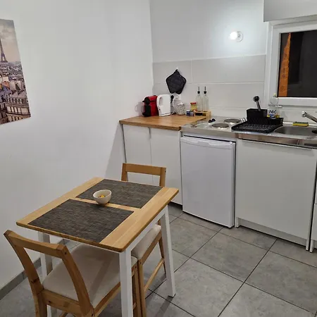 Apartment Confortable Au Coeur D'un Village Paisible